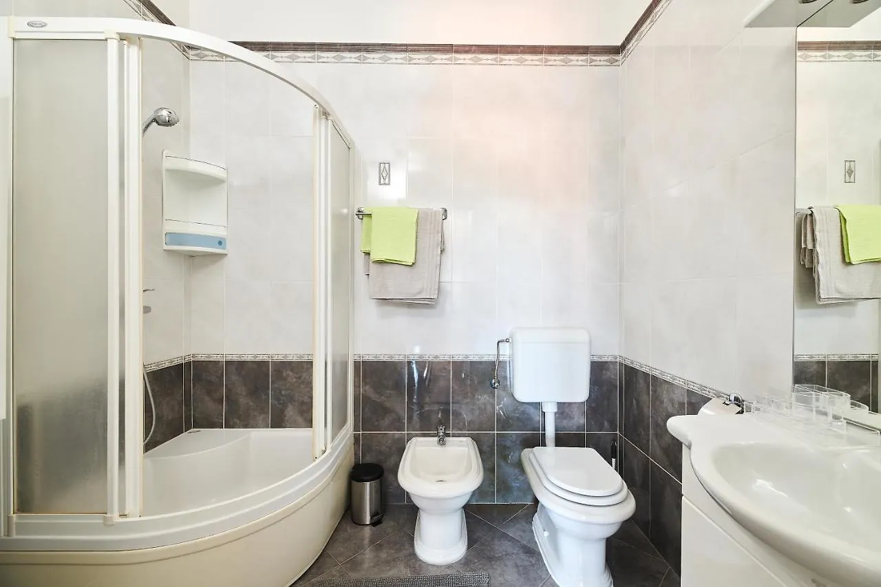 Apartment Bellavista Sea View Umago 0*,  Croazia